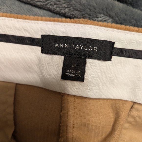 Ann Taylor The Perfect Wide-Leg Corduroy Pant - Picture 8 of 11
